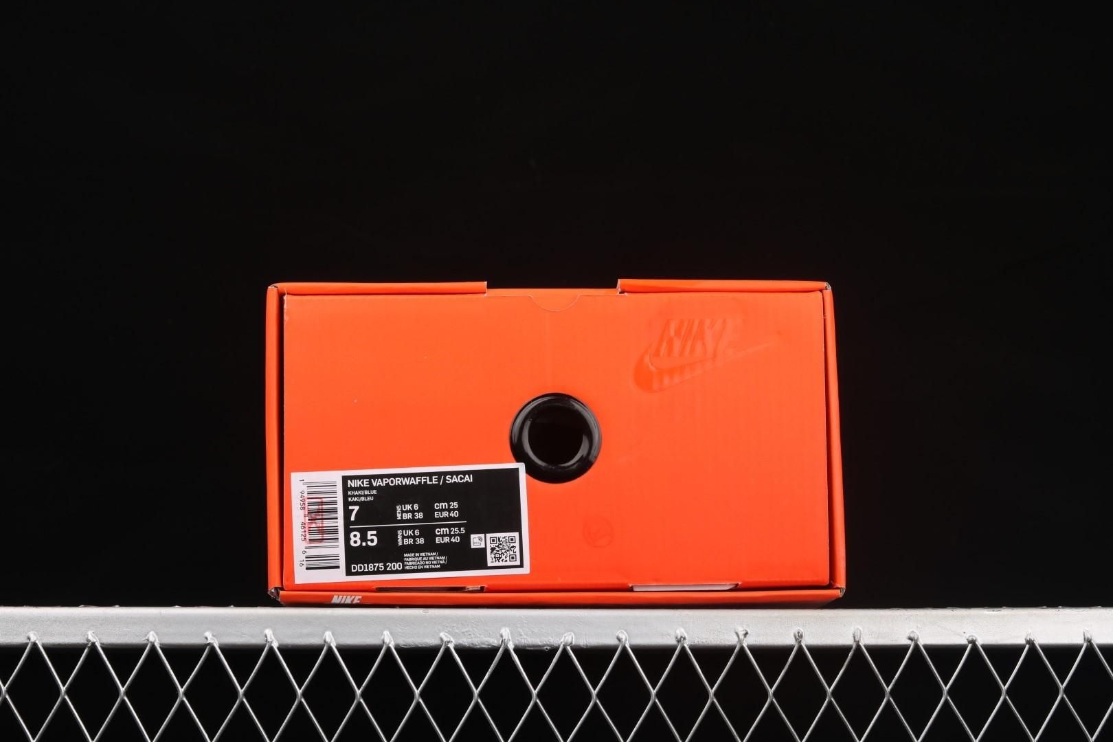 NikeUnisex x sacai VaporWaffle - Sesame and Blue Void