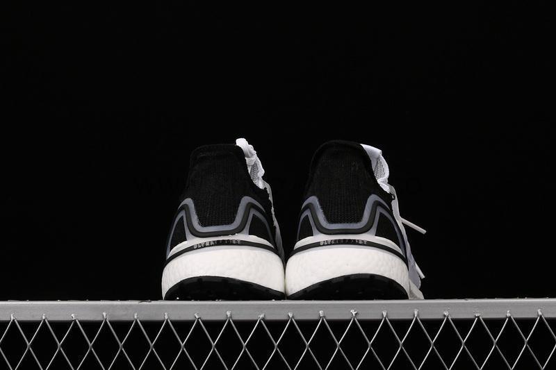 adidasOriginals Ultra Boost 19 - Panda