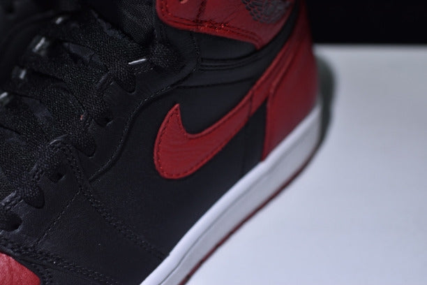 Air Jordan 1 AJ1 High The Return - Bred