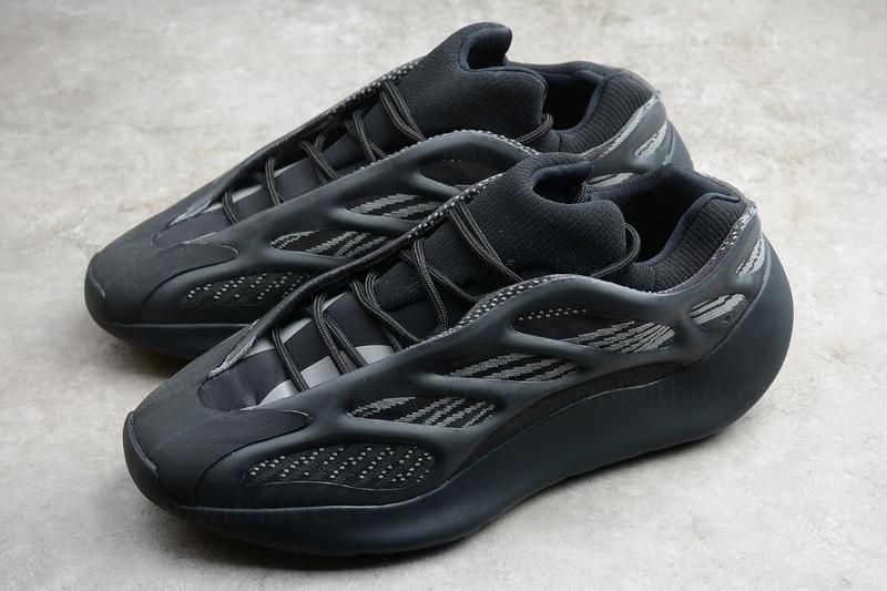 adidasOriginals YEEZY 700 V3 - Alvah