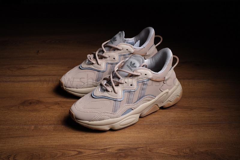 adidasOriginals Ozweegoo - Beige