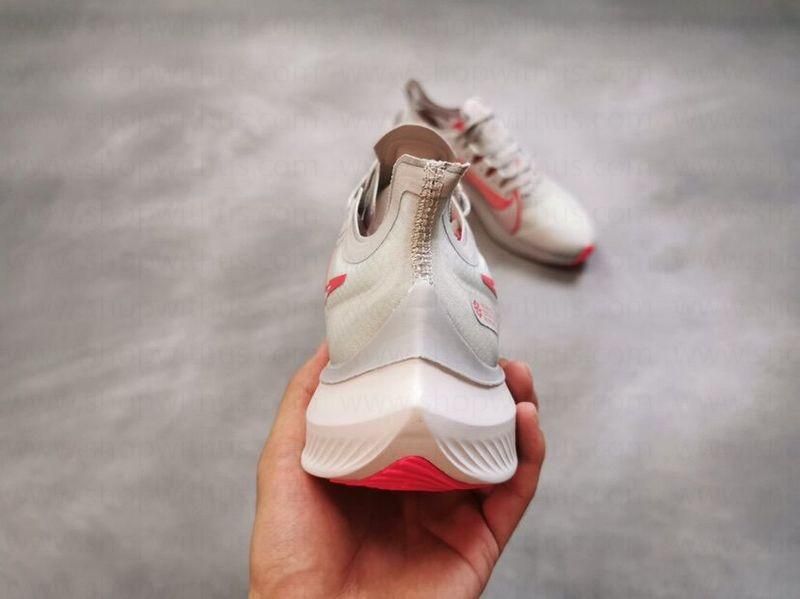 NikeRunning Zoom Gravity - Pure Platinum/Red Orbit