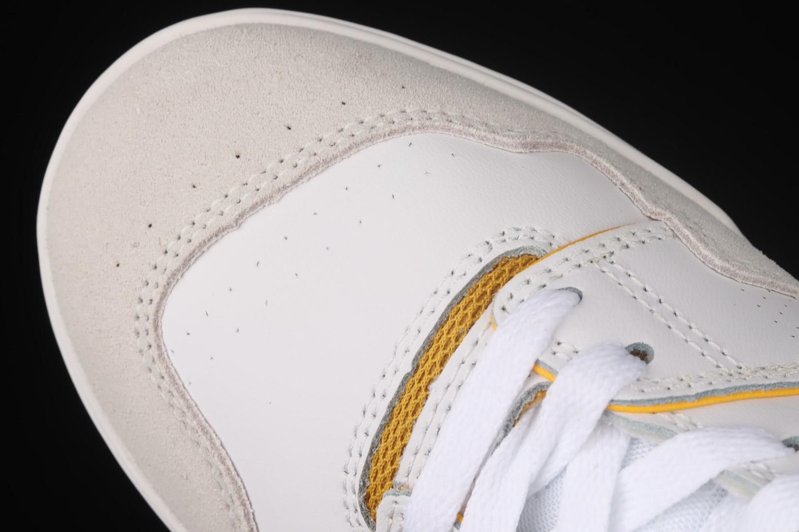 New Balance 550 - Sea Salt Varsity Gold