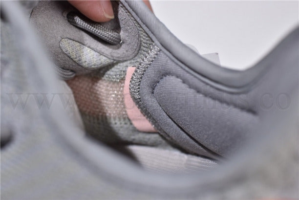 adidasOriginals YEEZY Boost 350 V2 - True Form