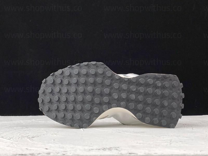 New Balance 327 - Grey