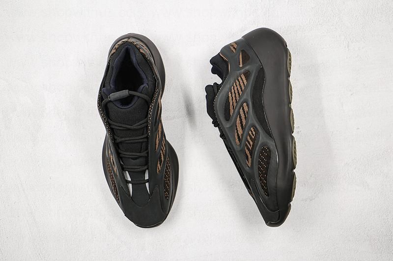 adidasOriginals Yeezy 700 V3 - Clay Brown
