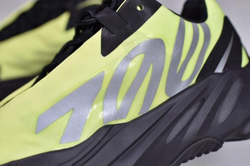 adidasYEEZY Boost 700 MNVN - Phosphor