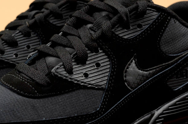 NikeUnisex Air Max 90 Essential Running Shoe - Triple Black