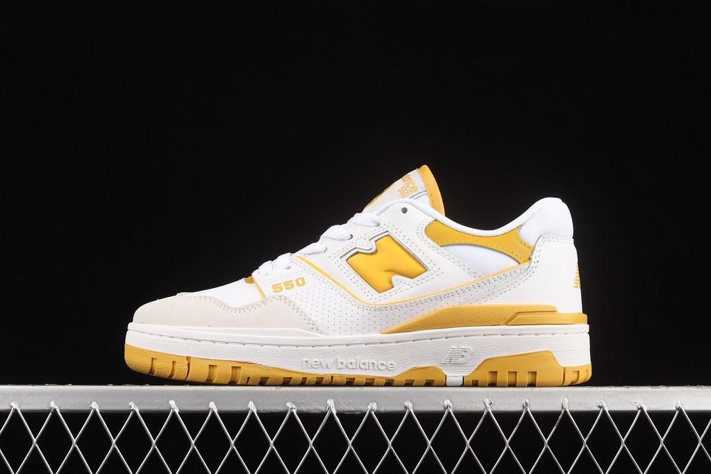 New Balance 550 - Sea Salt Varsity Gold