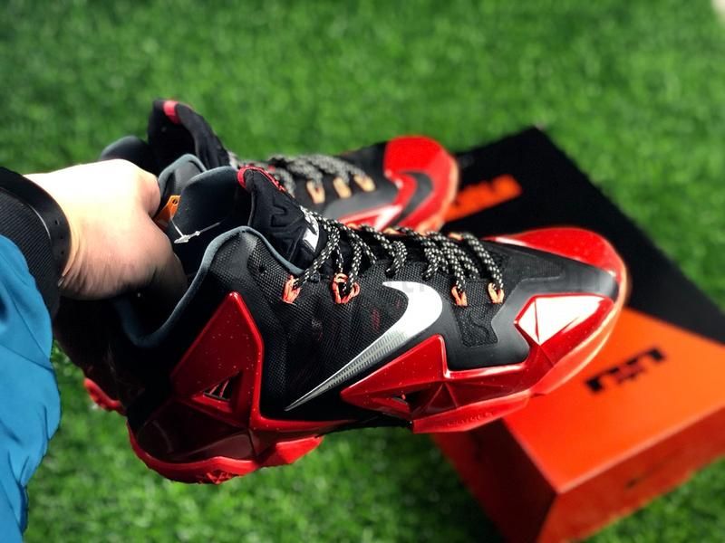 NikeBasketball Lebron 11 - 'Miami Away'