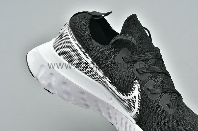 NikeLegend React 3 Run Fearless - Black/White