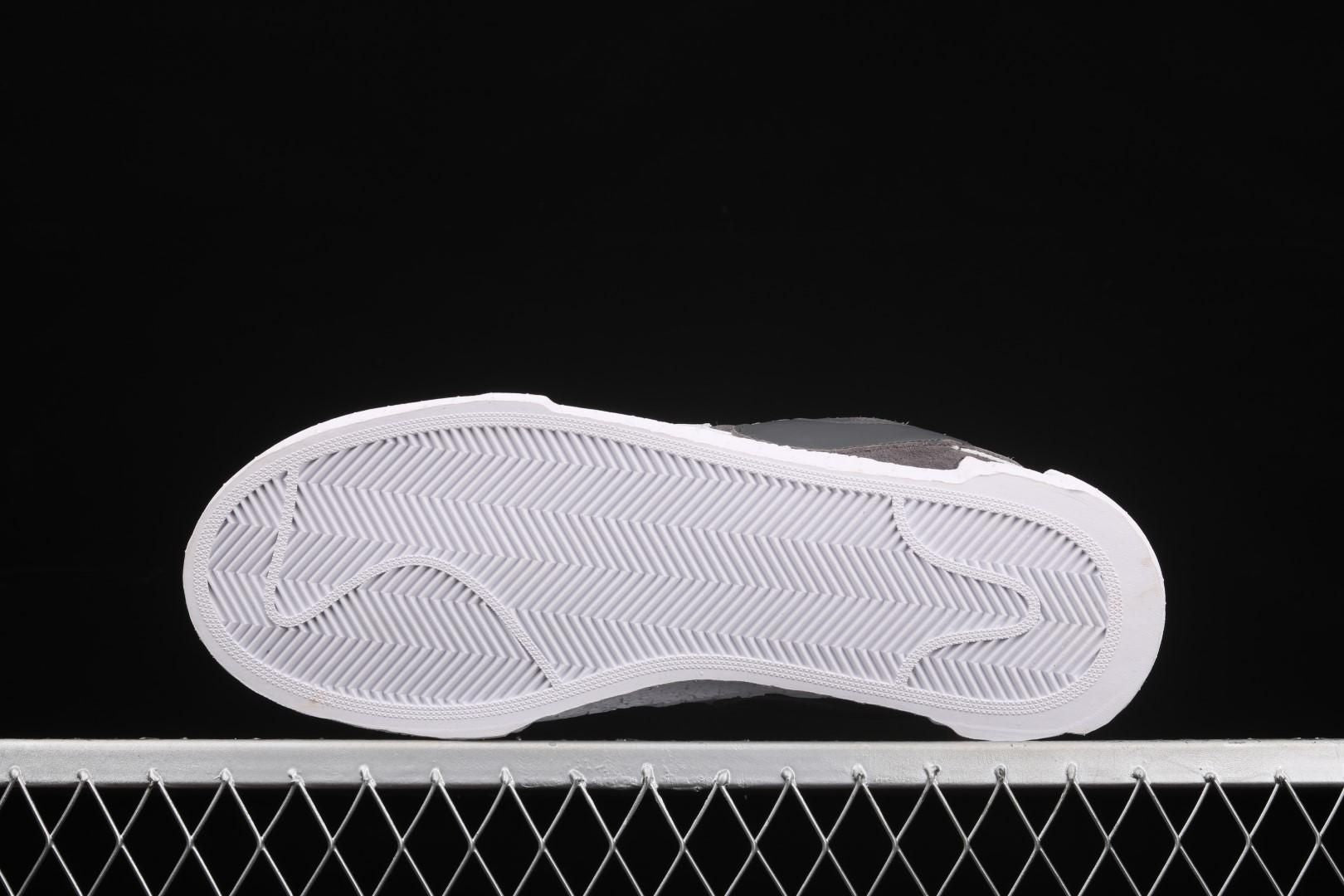 NikeUnisex Blazer Low x sacai - Iron Grey
