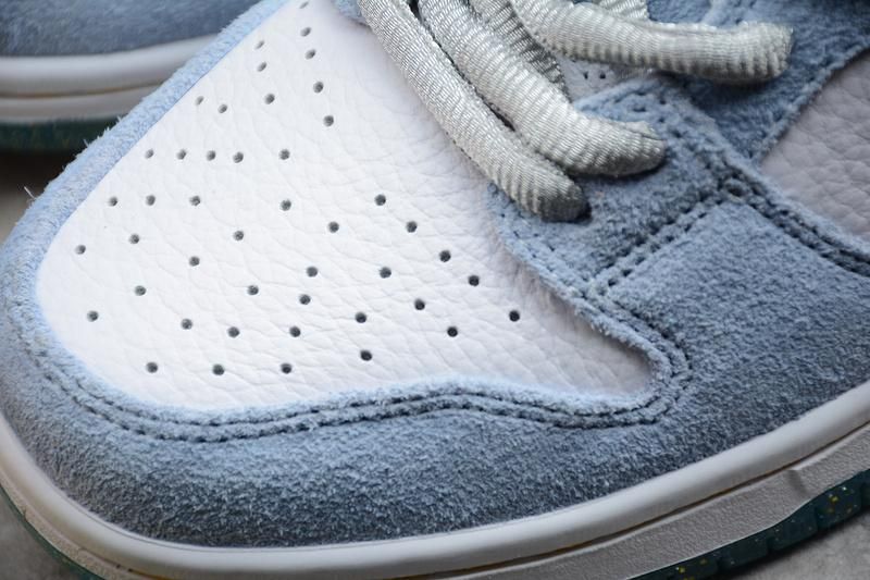 Sean Cliver x NikeSB Dunk Low - Holiday Special