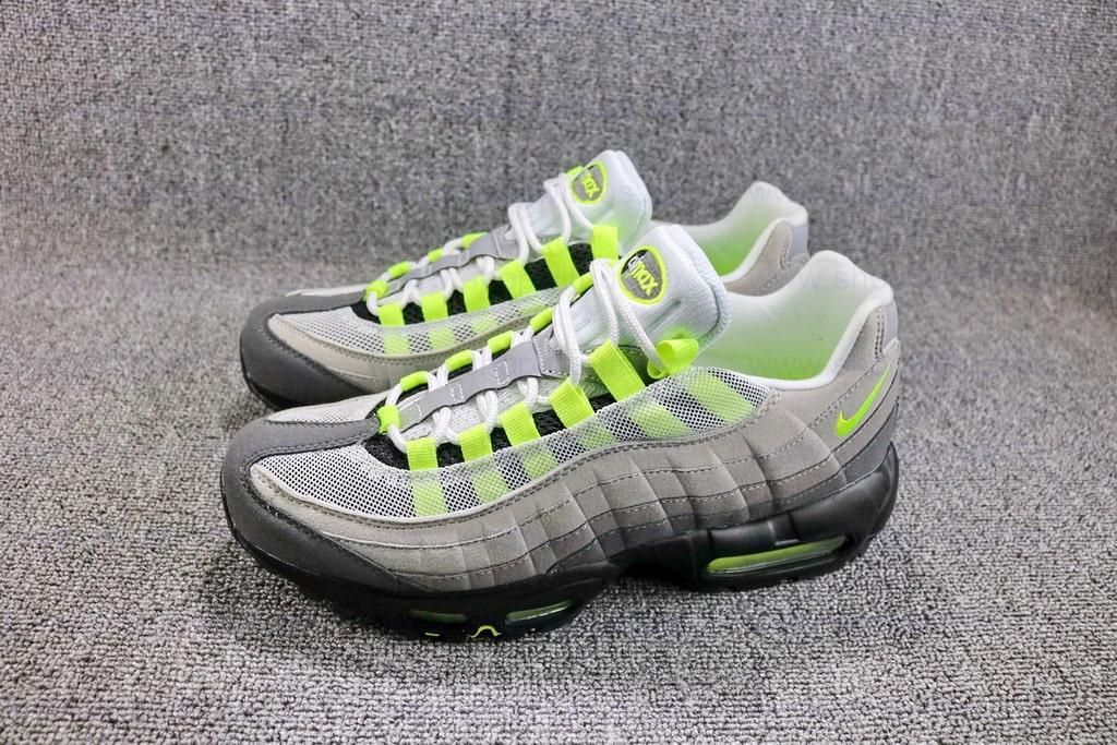 NikeUnisex Air Max 95 - Neon
