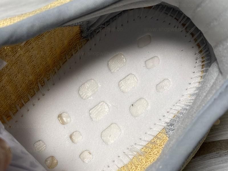 adidasYEEZY Boost 350 v2 - Linen