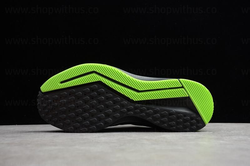 NikeMen's Air Zoom Structure 15 - Green
