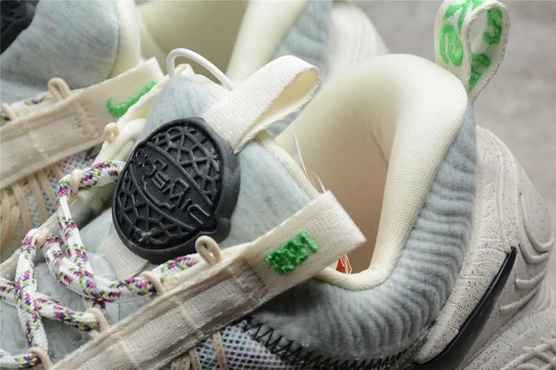 NikeUnisex Cosmic Unity - Natural Grey