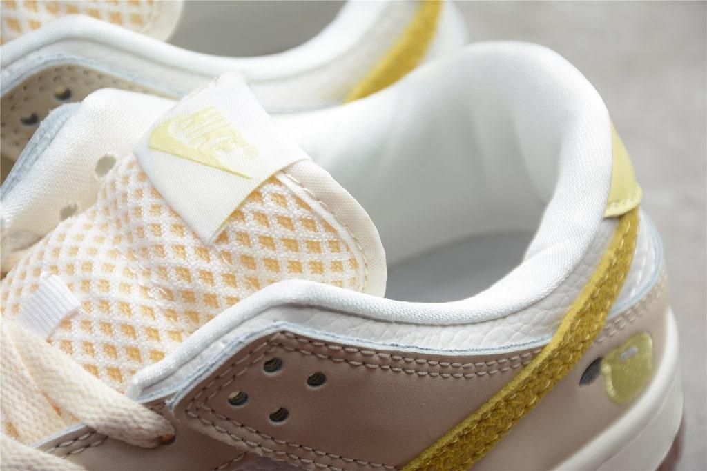 NikeSB Dunk Low - Lemon Drop