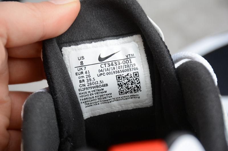 NikeUnisex Air Max 270 React - Vast Grey Metallic Gold