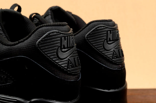 NikeUnisex Air Max 90 Essential Running Shoe - Triple Black