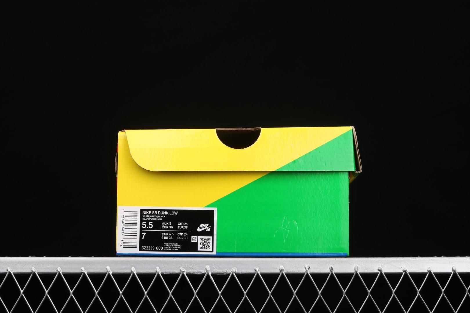 NikeUnisex SB Dunk Low - What The Paul