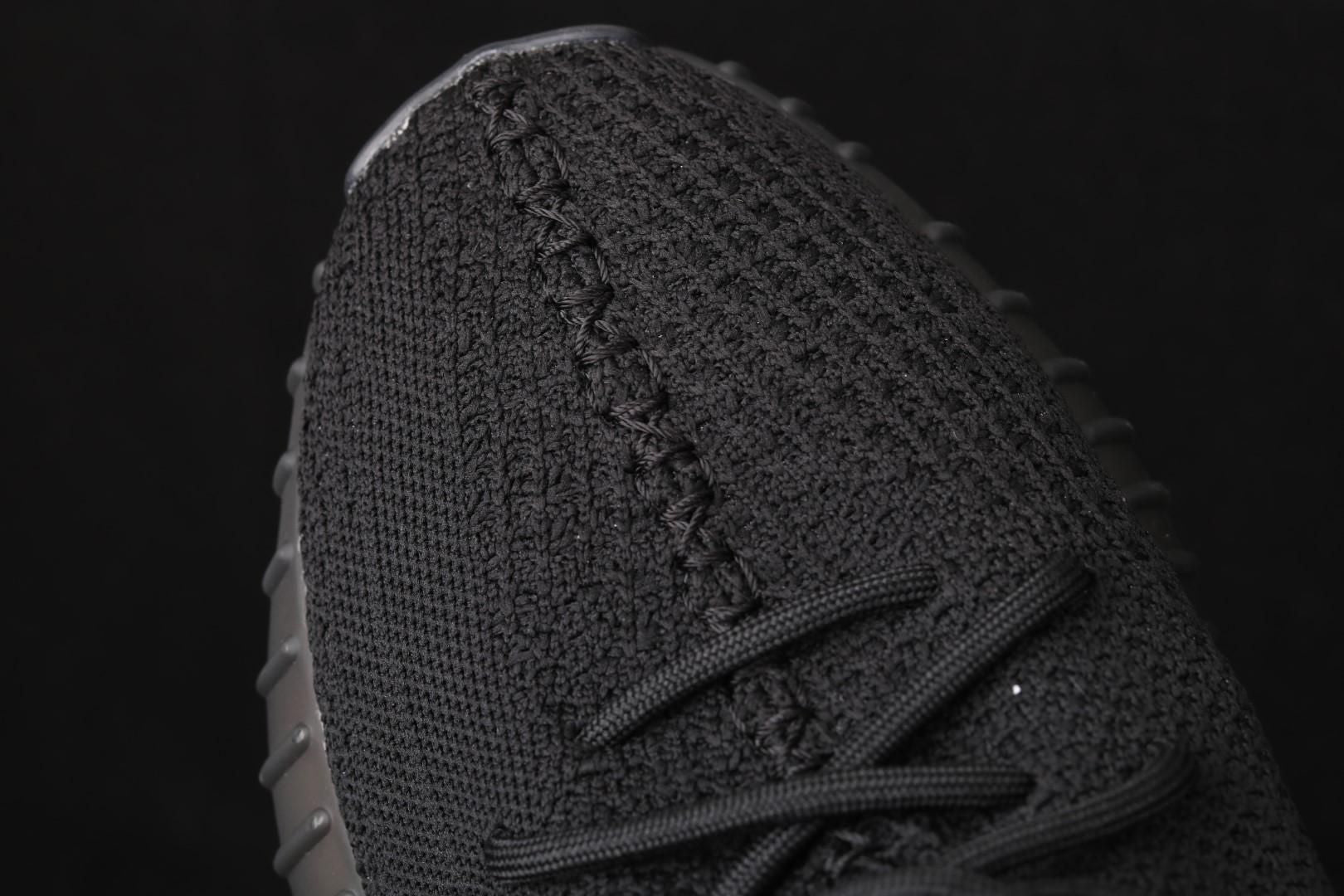 adidasUnisex Yeezy Boost 350 V2 - Black Red