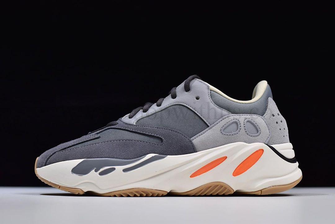 adidasOriginals YEEZY Boost 700 - Magnet