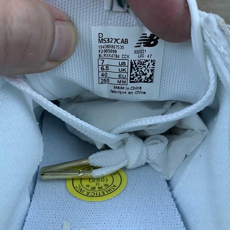 New Balance 327 - Casablanca