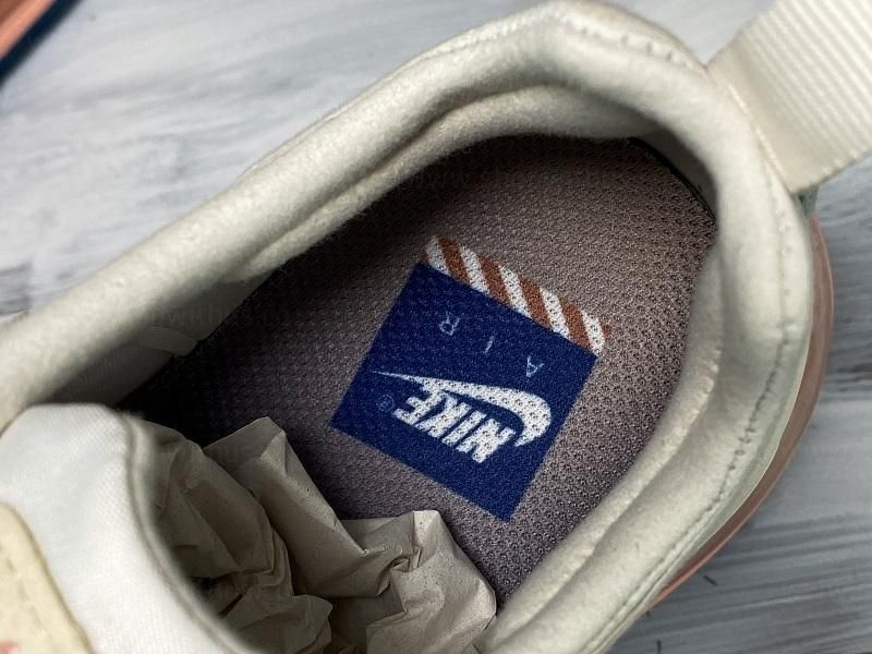 NikeUnisex Air Max 270 React - American Modern