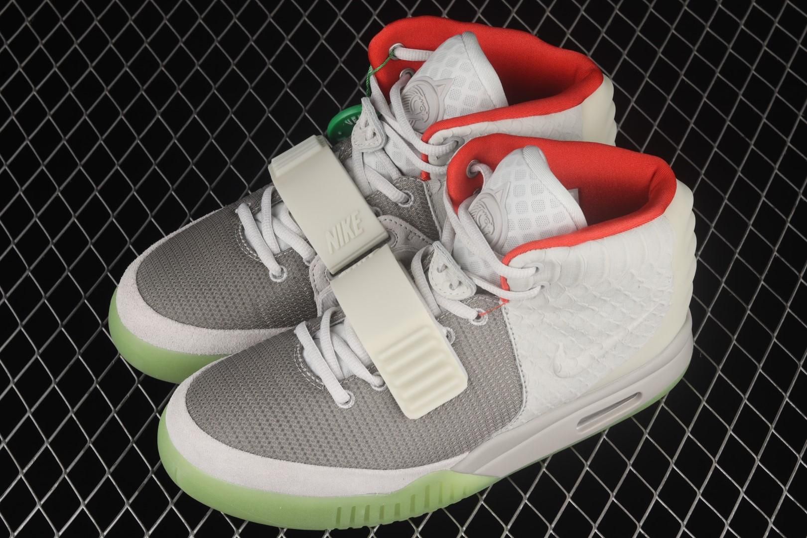 NikeUnisex Air Yeezy 2 - Pure Platinum