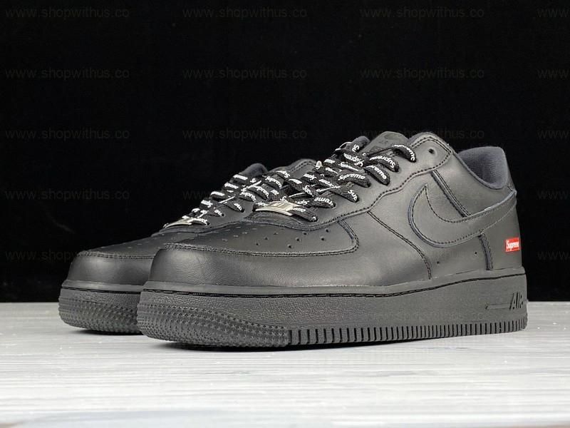 Supreme x NikeAir Force 1 Low - Black