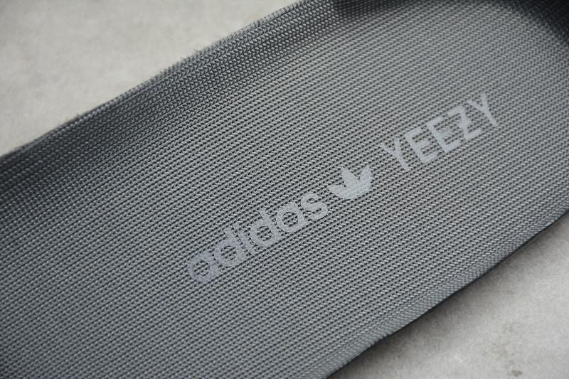 adidasOriginals YEEZY Boost 350 V2 - Sulfur