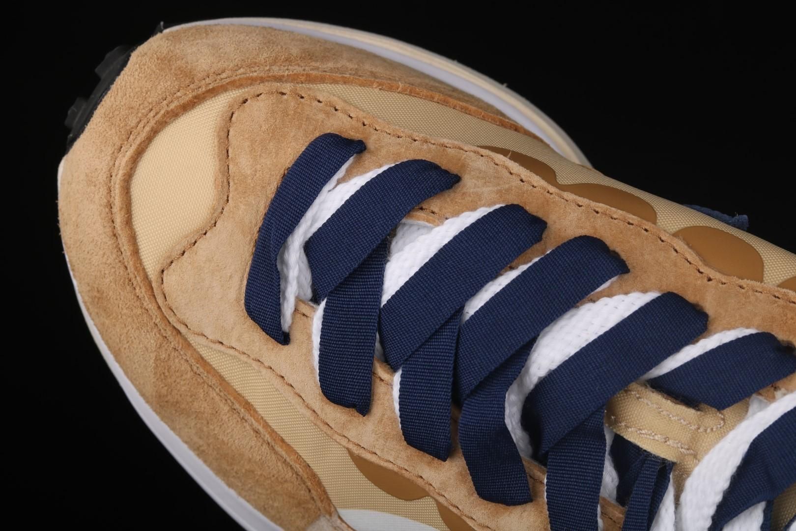 NikeUnisex x sacai VaporWaffle - Sesame and Blue Void