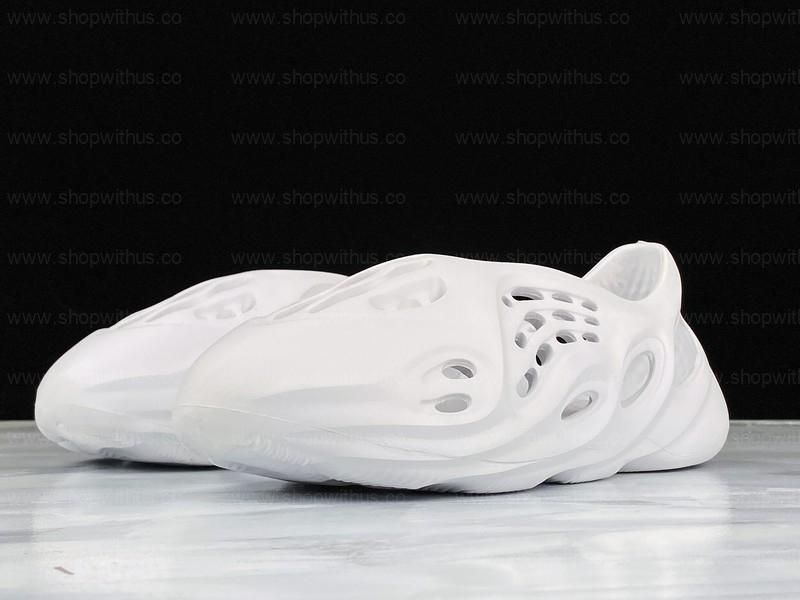 adidasYEEZY Foam Runner - White