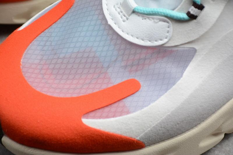 NikeAir Max 270 React - Light Beige/Chalk