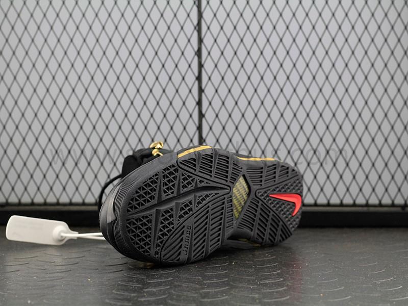 NikeZoom Lebron 3 QS - Black/Metallic Gold
