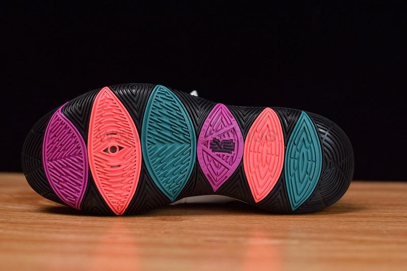NikeBasketball Kyrie 5 - BHM