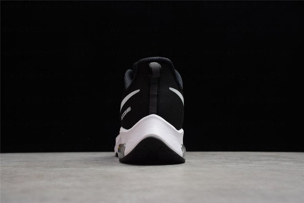NikeMen's Zoom Structure 38X - Black/White