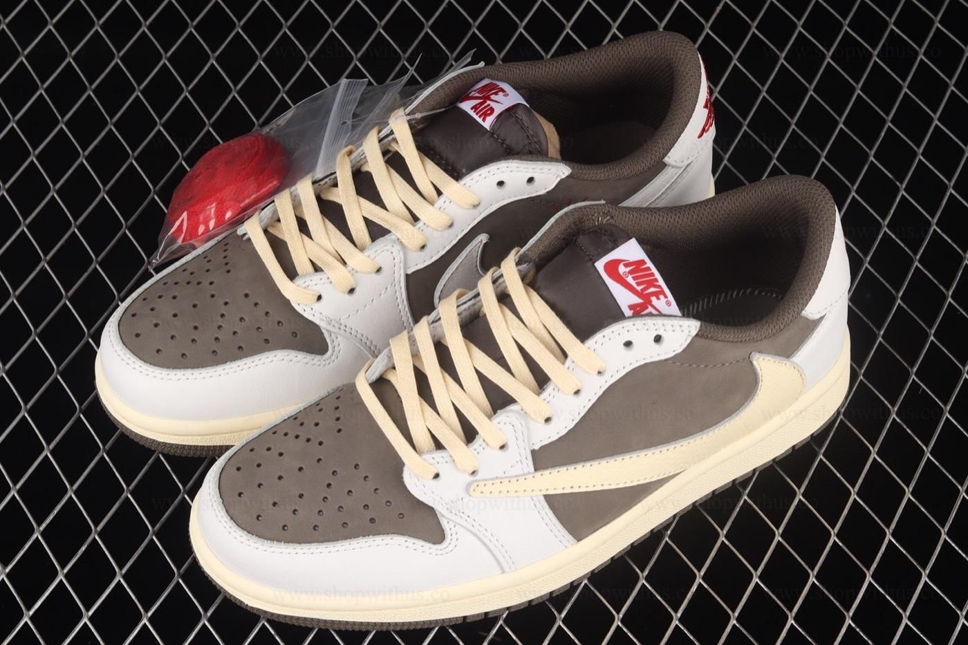 Travis Scott x Air Jordan 1 Low - White Mocha