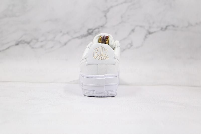 WMNS Air Force 1 AF1 Pixel - White Gold Chain
