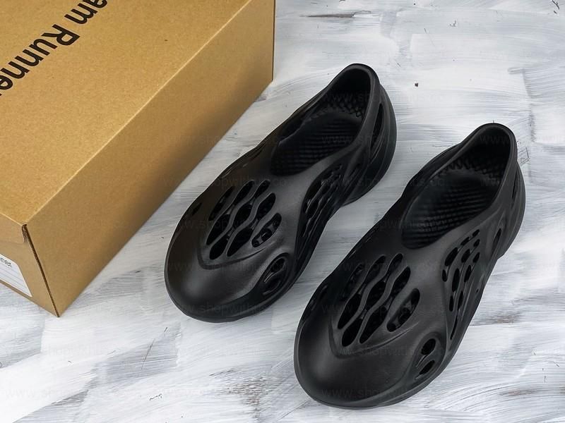adidasYEEZY  Foam Runner - ONYX