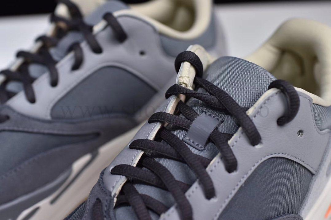 adidasOriginals YEEZY Boost 700 - Magnet