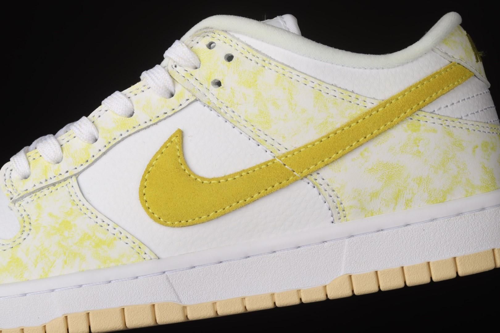 NikeWMNS Dunk Low - Yellow Strike