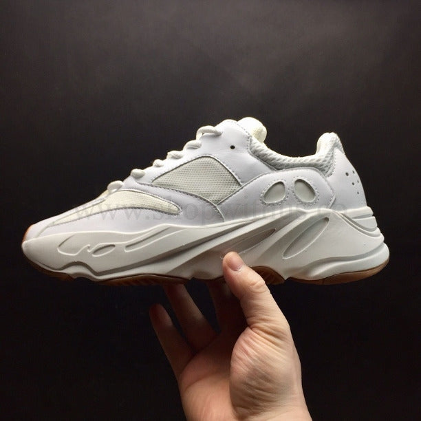 adidasUnisex YEEZY Boost 700 - White/Gum