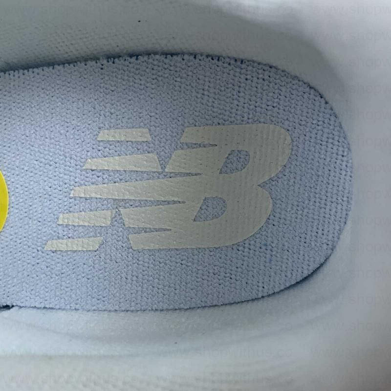 New Balance 327 - Casablanca