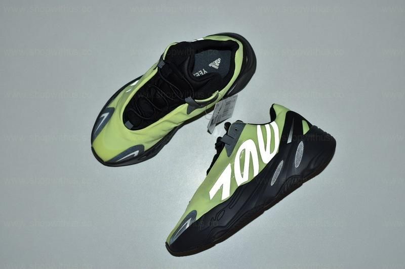 adidasYEEZY Boost 700 MNVN - Phosphor