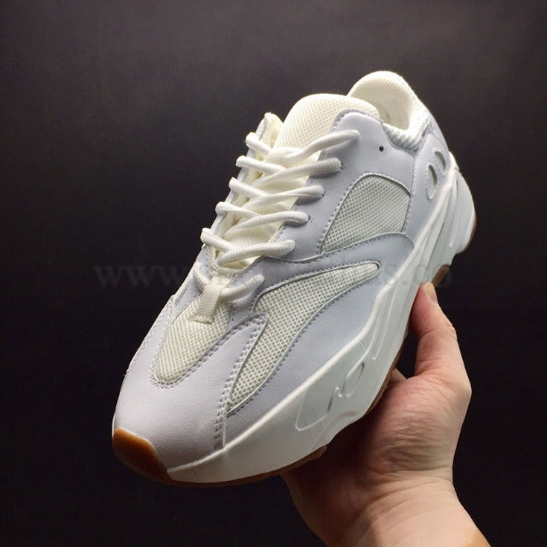 adidasUnisex YEEZY Boost 700 - White/Gum