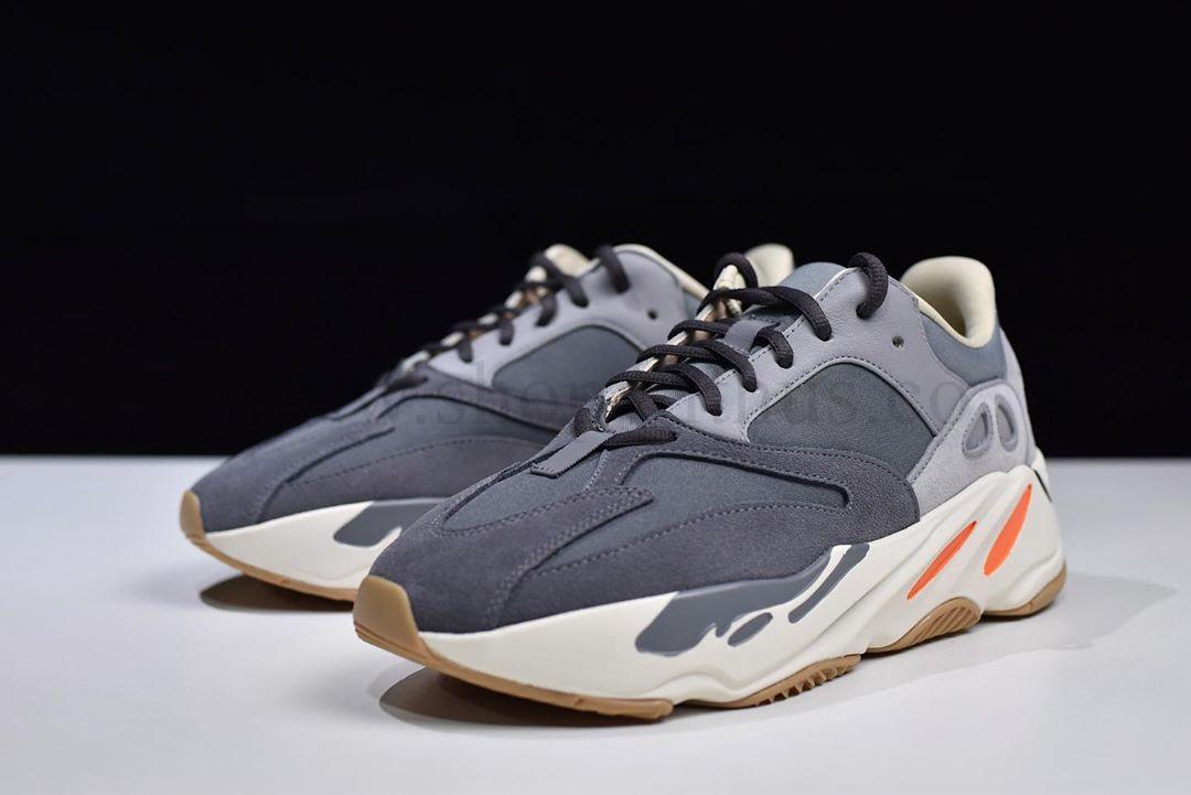 adidasOriginals YEEZY Boost 700 - Magnet