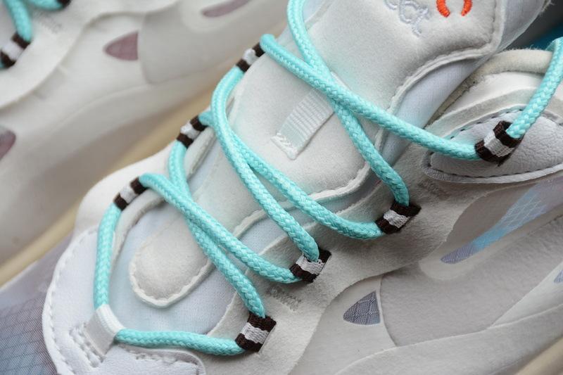 NikeAir Max 270 React - Light Beige/Chalk