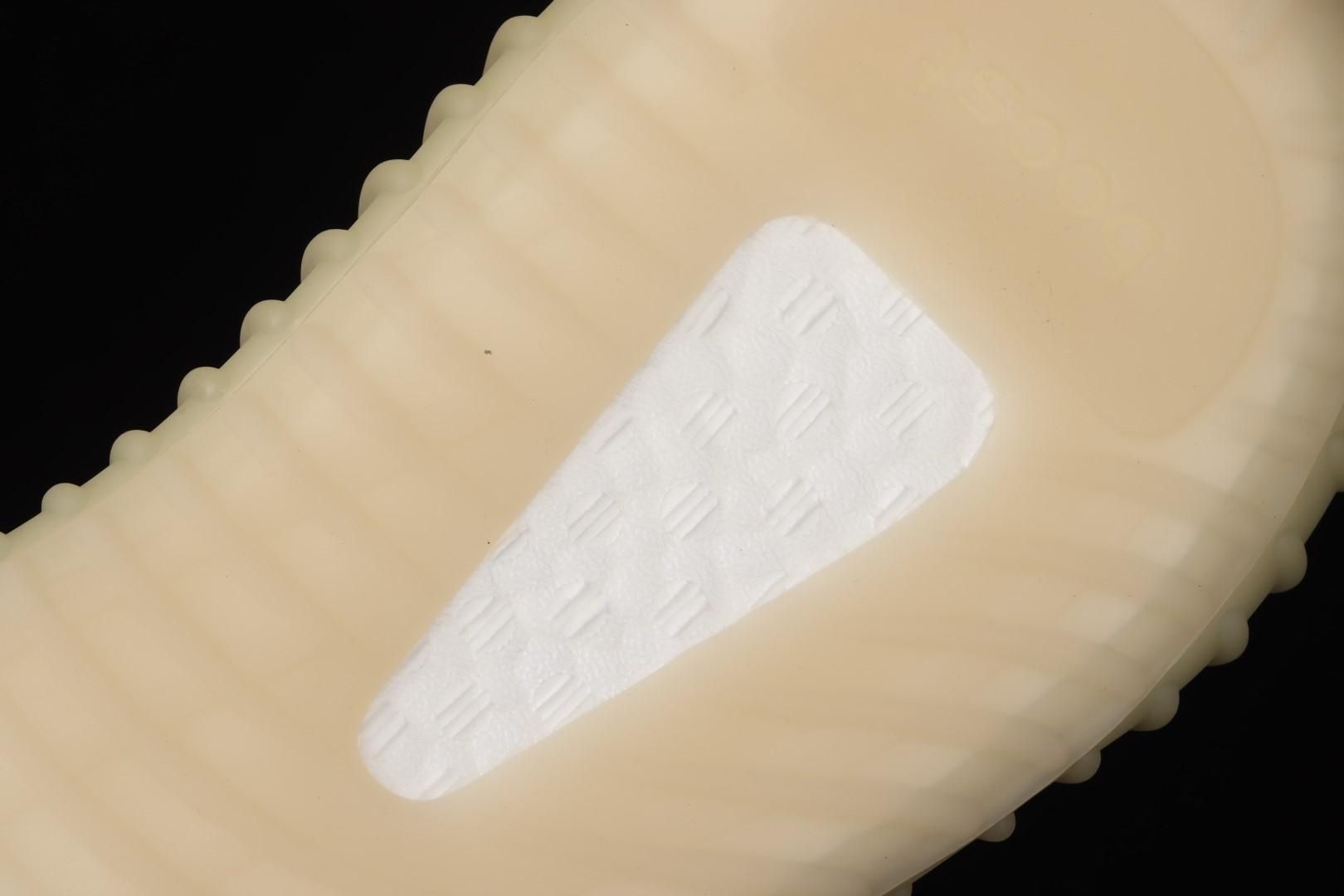 adidasUnisex Yeezy Boost 350 V2 - MX Oat